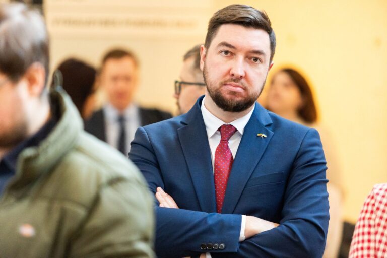 Vienalytė partnerystė išbraukta iš Seimo pavasario sesijos