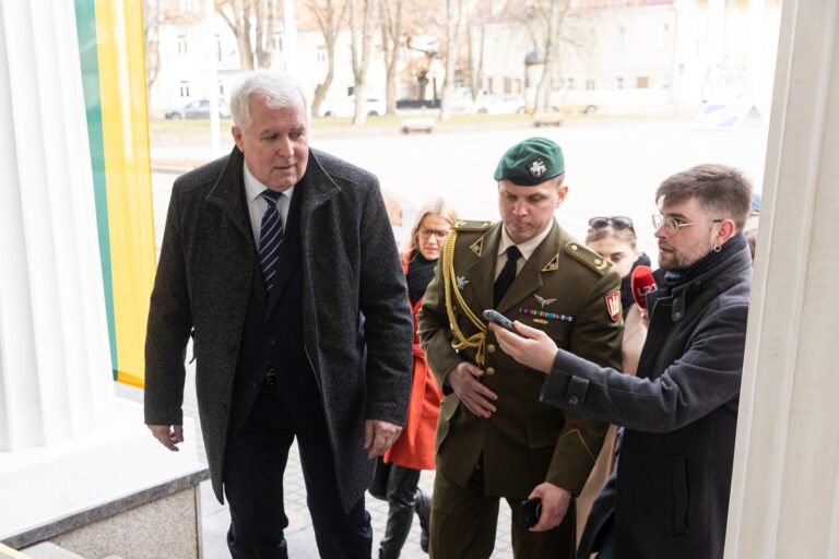 Antikorupcijos komisija aiškinsis A. Anušauko teiginius dėl įtakos viešiesiems pirkimams