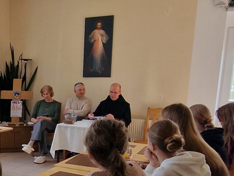 Šv. Benedikto Palendrių vienuolyne vyko rekolekcijos jaunimui