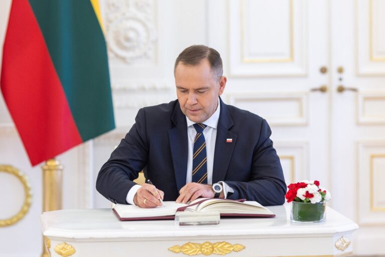 Lenkijos prezidentas Karolis Nawrockis: asmenvardžių rašybos Lietuvoje tvarka yra svarbus klausimas