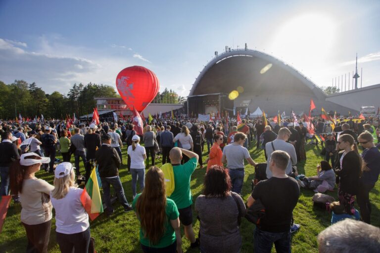 Svarbiausi 2021 m. politiniai įvykiai Lietuvoje: protestai, migracijos krizė ir „vertybinės” užsienio politikos rezultatai