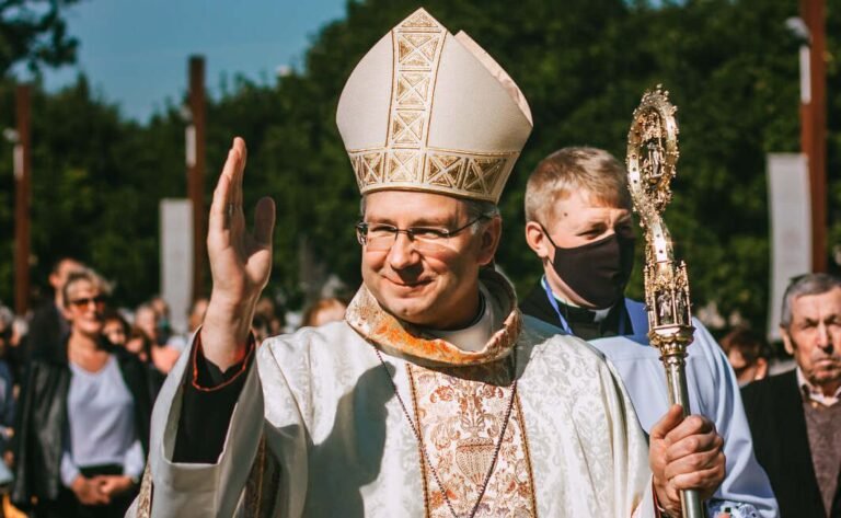 Arkivyskupas K. Kėvalas Šiluvoje: turime iš naujo kalbėtis