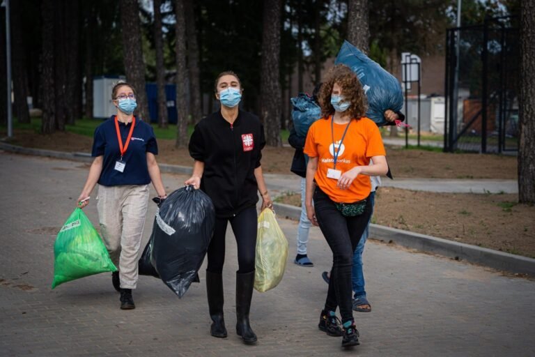 Lietuvos Caritas: privalome pasirūpinti įstrigusiais migrantais
