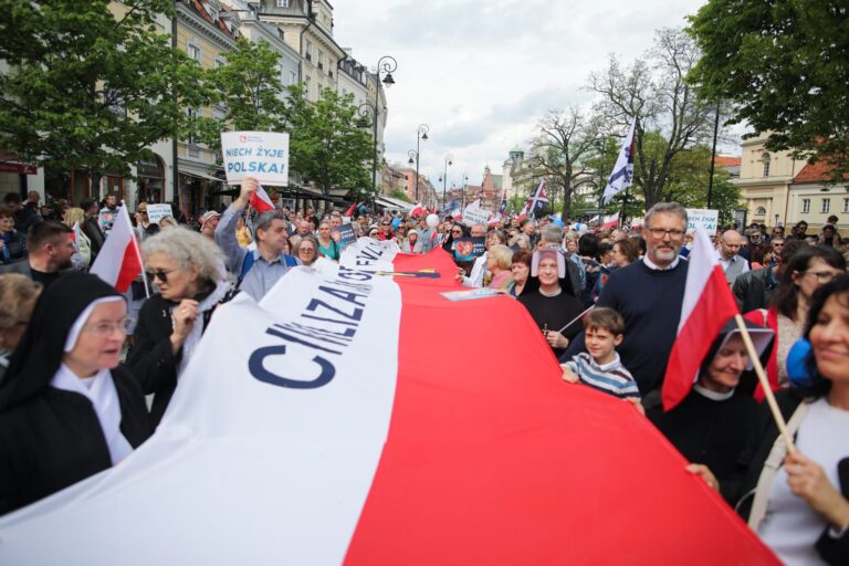 Lenkijoje maldos už pradėtą gyvybę diena, vyko Nacionalinė eisena už gyvybę