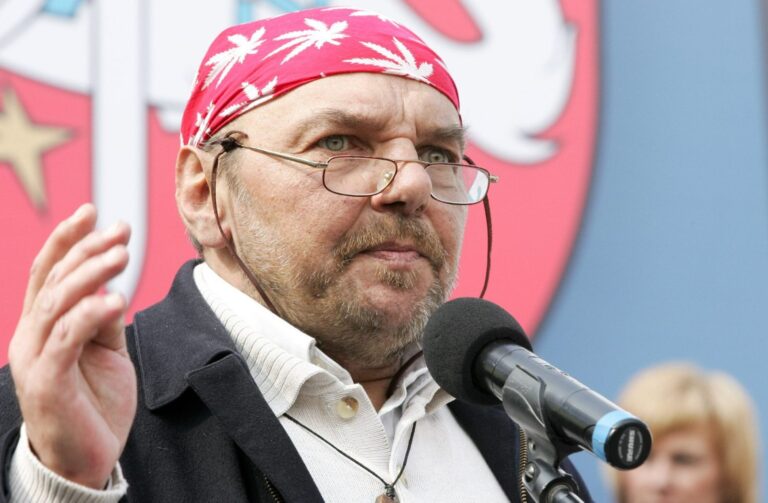 Skaudi netektis: mirė rašytojas L. Jakimavičius