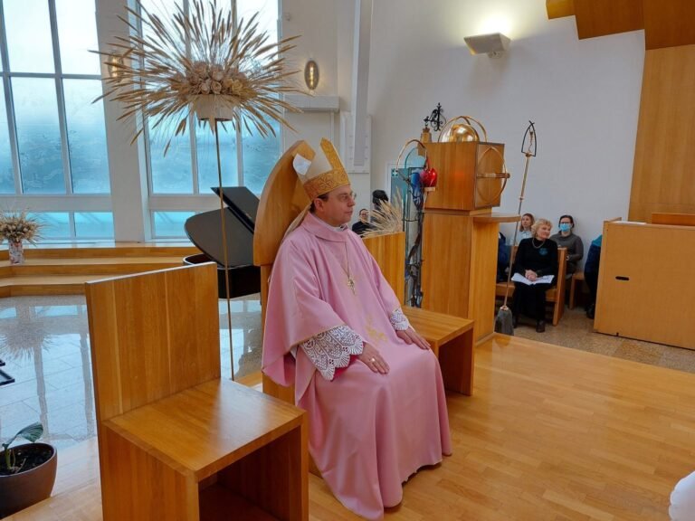 Telšių vyskupas apsilankė Nidoje