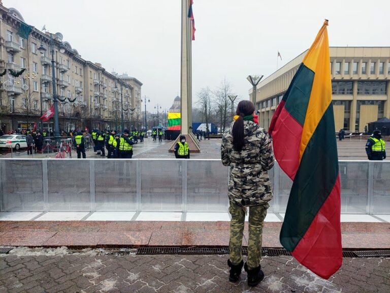 Šalies visuomenės veikėjai sutaria – valdžia pati išprovokavo žmonių reakciją