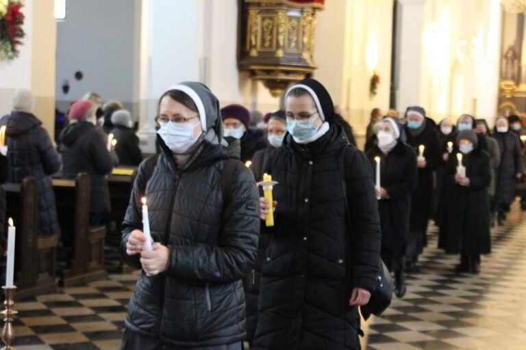 Lietuvos didžiosiose šventovėse paminėta Pašvęstojo gyvenimo diena