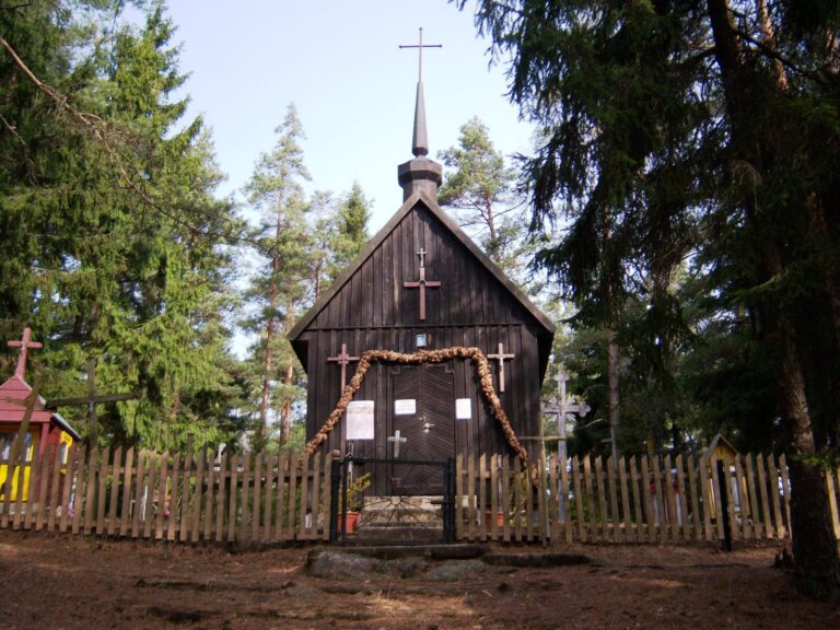 Išniekinta Panų kalno Švč. Mergelės Marijos koplyčia