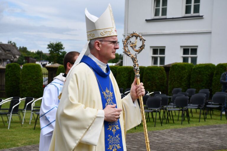 Arkivyskupas Petar Antun Rajič. Kai atiduodame daugiau, esame arčiau Dievo ir vieni kitų