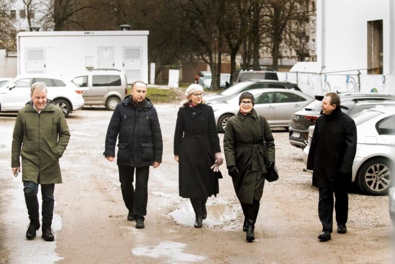 Telšių vyskupas A. Jurevičius lankėsi Klaipėdos valstybiniame muzikiniame teatre