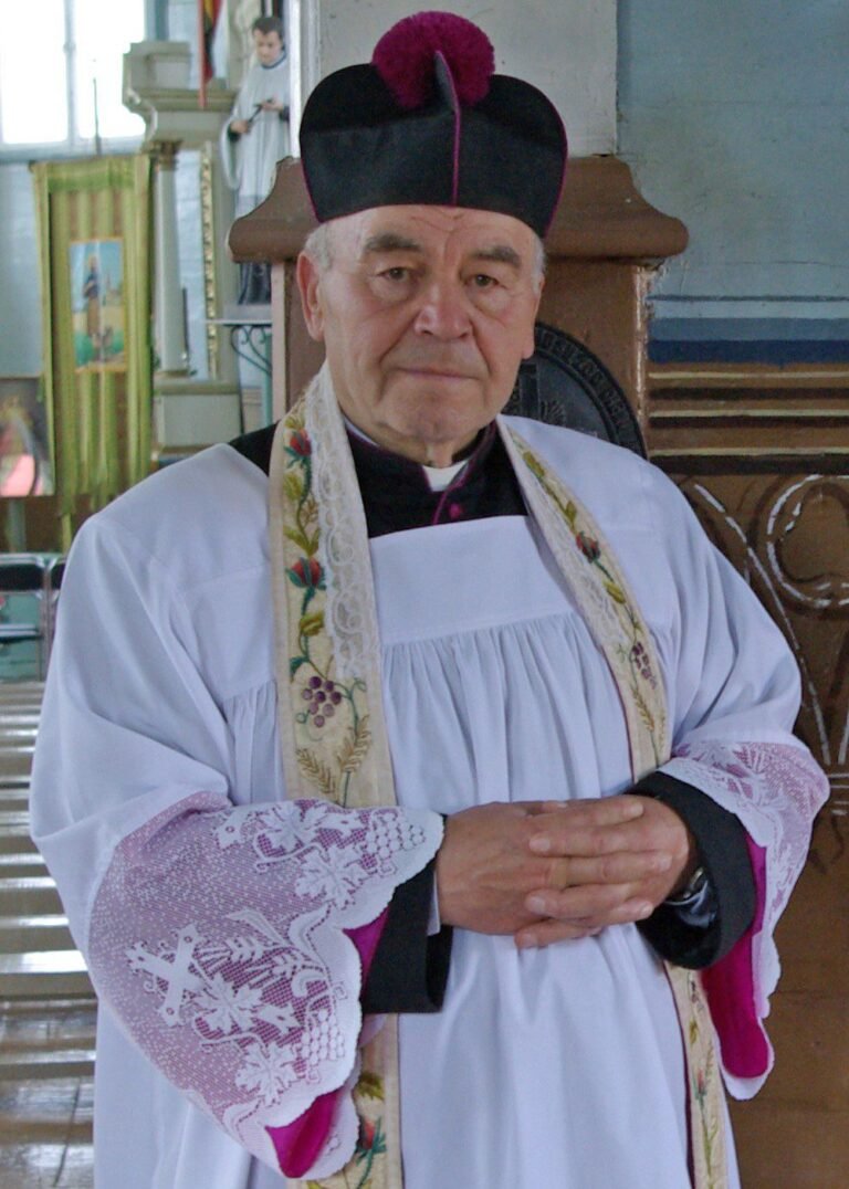 Viešpats pasišaukė kanauninką jubiliatą Joną Petrauskį