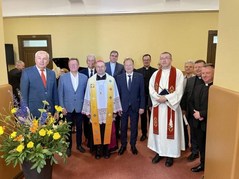 Telšių vyskupas palaimino atnaujintas erdves Klaipėdos universitete