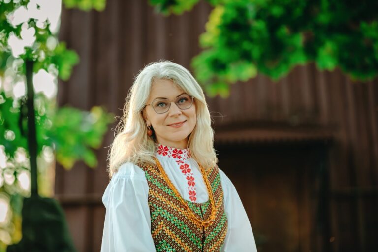 Audronė Juozauskaitė: mėgstu semtis išminties ir stiprybės iš tūkstantmetės Bažnyčios išminties