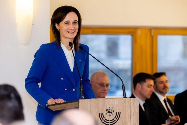 Seimo pirmininkė su popiežiumi Pranciškumi aptarė pagalbą Ukrainai