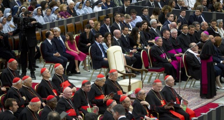 „Sedes vacante“ – Bažnyčios laukimas tarp dviejų pontifikatų