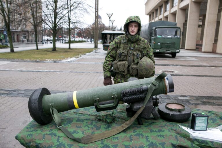 Lietuvos kariuomenė apmokys ukrainiečius naudotis prieštankine ginkluote
