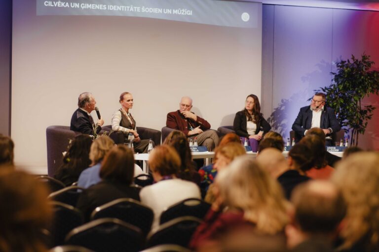 Tarptautinė konferencija Rygoje apie žmogaus ir šeimos tapatybę didžiausią dėmesį skyrė ateičiai