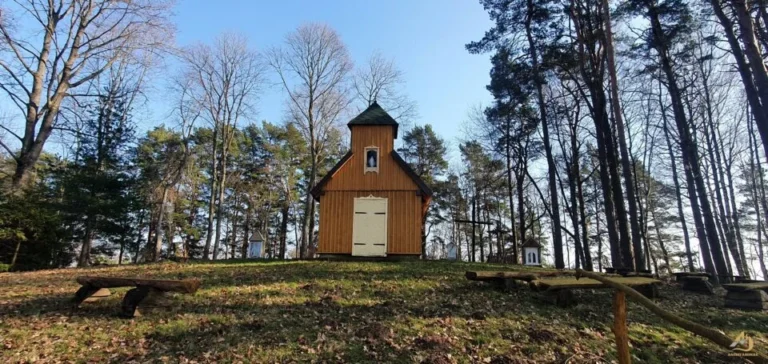 Senojoje Įpiltyje pažymėtas ypatingos medinės koplyčios šimtmetis