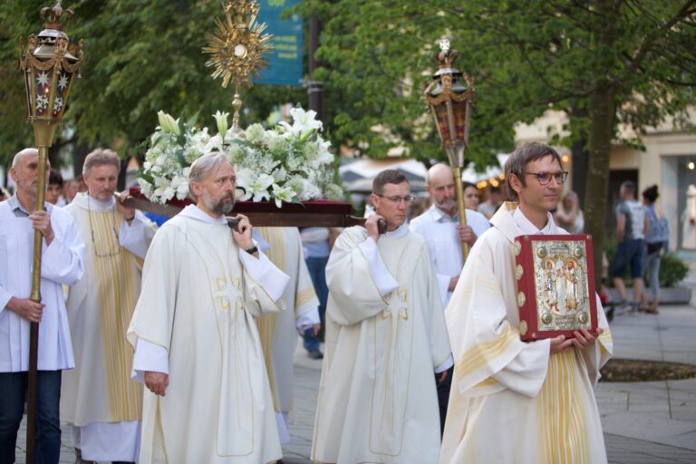 Kauno miesto gatvėmis ėjo Devintinių procesija