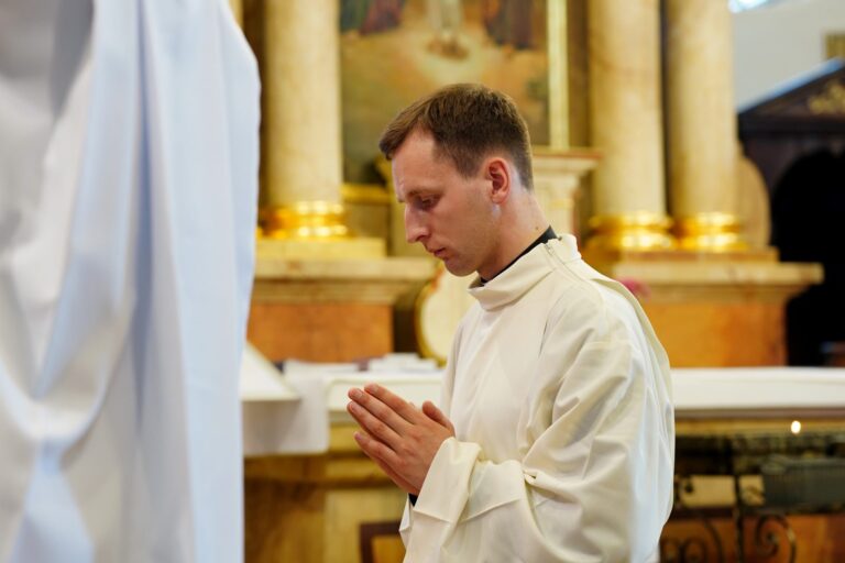 Telšių vyskupijoje suteikti diakono šventimai