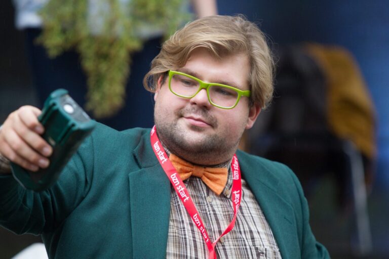 Seksualiniais nusikaltimais kaltinamas K. Bartoševičius atvyko į teismą duoti parodymų