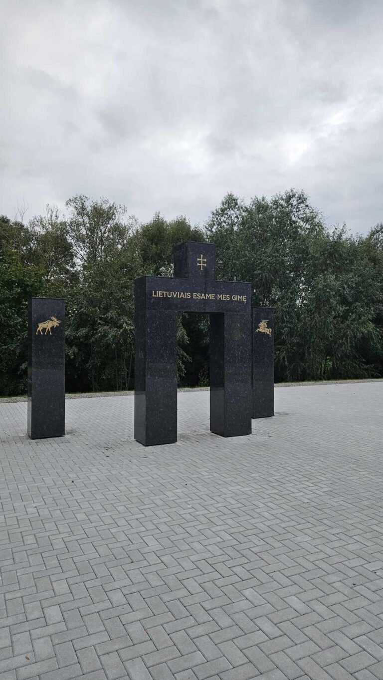 Plikiuose iškilo Didžiosios ir Mažosios Lietuvos sąjungą įamžinęs paminklas