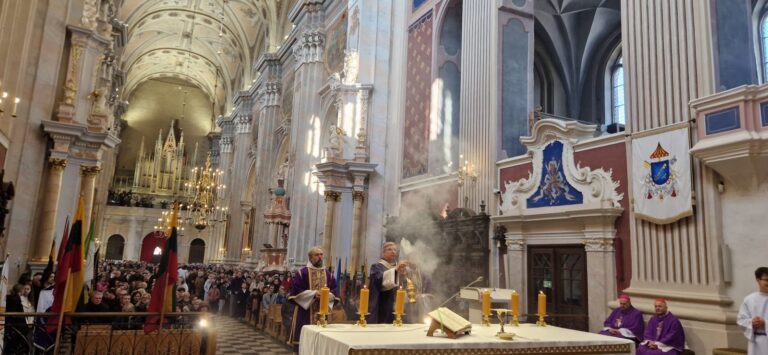 Iškilminga Eucharistija Kauno arkikatedroje pažymėta Kovo 11-oji