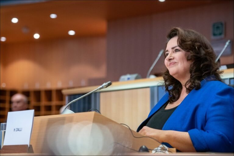 Europos Parlamentas kritikuoja „Kalėdų“ termino draudimą