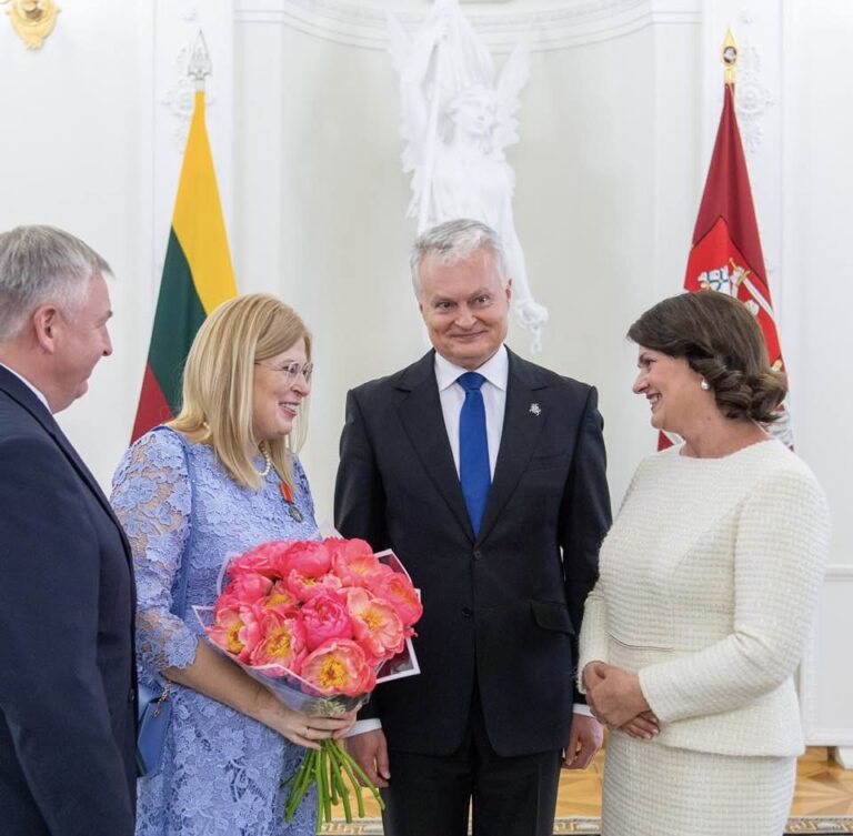 Ordinu „Už nuopelnus Lietuvai“ apdovanota „Marijos radijo” prezidentė Egidija Vaicekauskienė