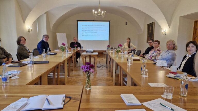 Posėdžiavo Vilniaus arkivyskupijos sinodinė komanda