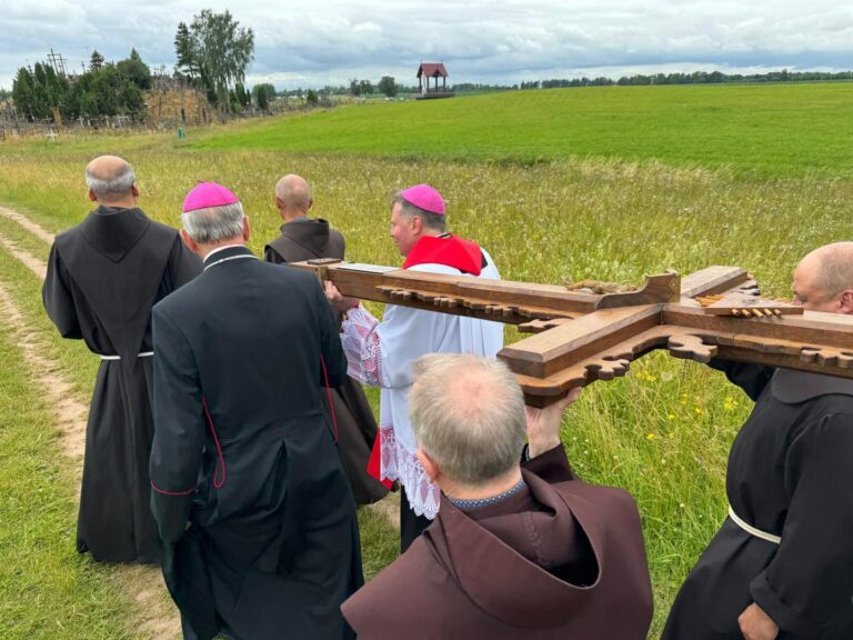 Kryžių kalno pranciškonų vienuolynas atšventė 25-erių metų jubiliejų