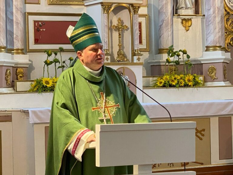 Melstasi už Pakruojo kraštą ir jame gyvenančius žmones