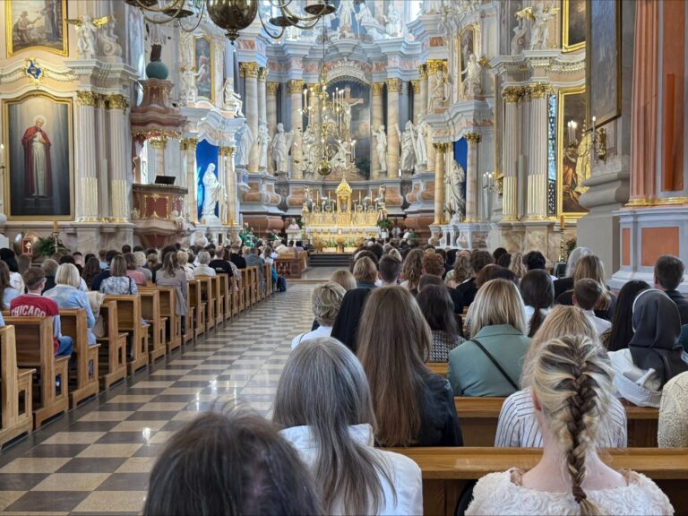 Lietuvos arkivyskupai Rugsėjo 1-ąją, Mokslo ir žinių dieną, palydėjo malda