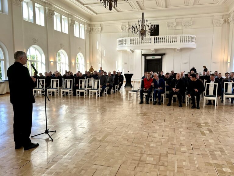 Kauno arkivyskupijos kunigai rinkosi į ugdymo konferenciją