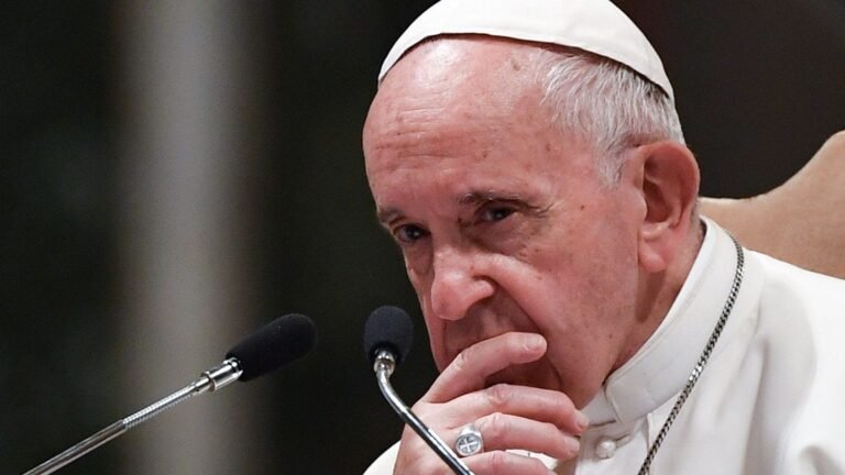 Popiežius Pranciškus prašo pedagogų neišsigąsti pandemijos