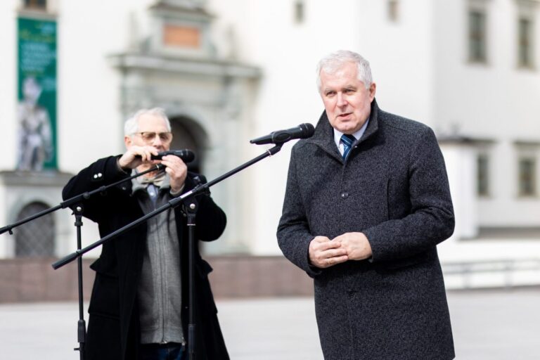 Krašto apsaugos mokesčiui kol kas nepritarta