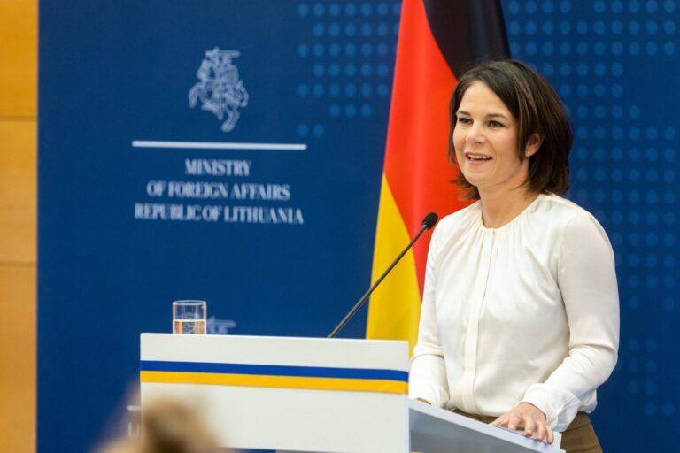 A. Baerbock: Lietuvoje bus steigiama NATO brigada