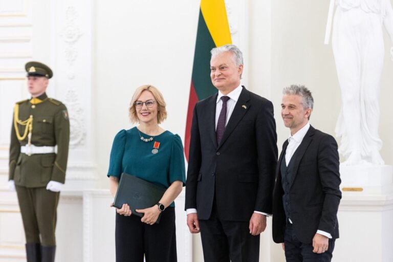 Prezidentas ordinais pagerbė motinas, tarp jų ir aktyvią krikščionę Susanną Karosas