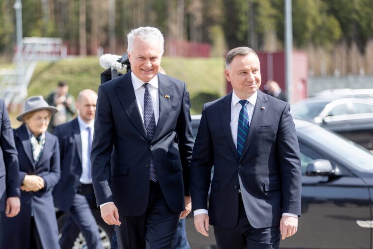 G. Nausėda kartu su Lenkijos prezidentu A. Duda pagerbė S. Dariaus ir S. Girėno atminimą