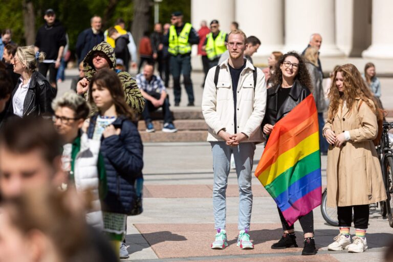 Čekijoje homoseksualių porų teisės prilygintos prigimtinių porų