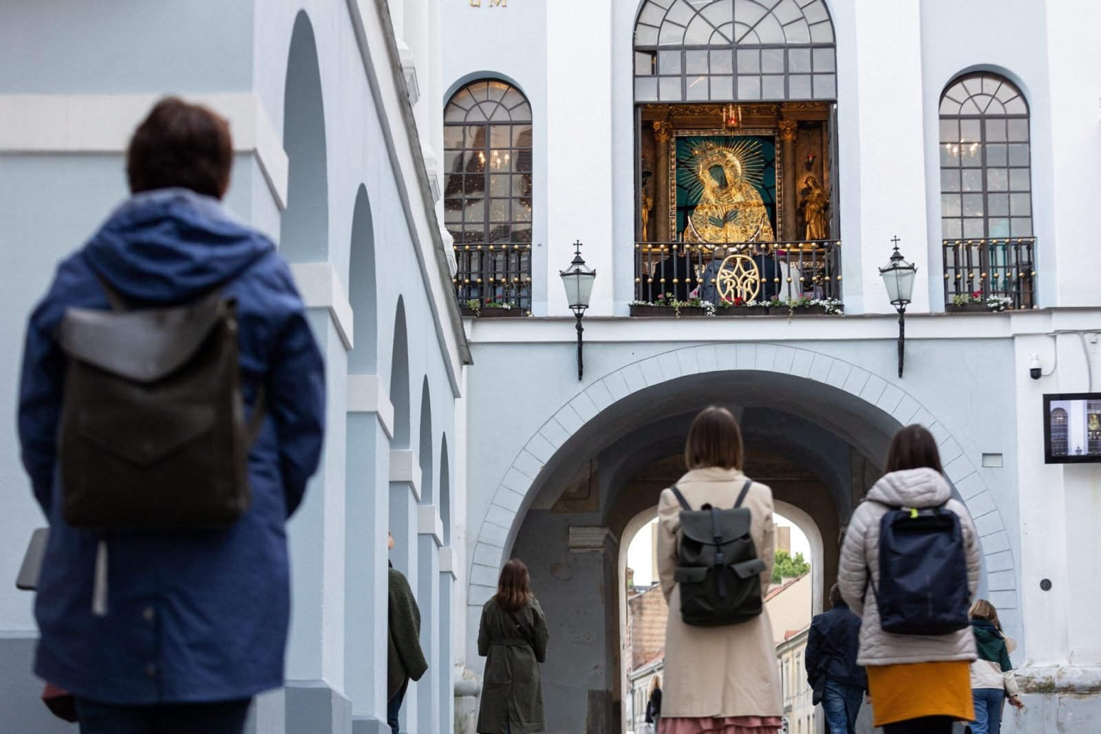 Tikintieji prie Aušros Vartų Vilniuje / BNS nuotr.