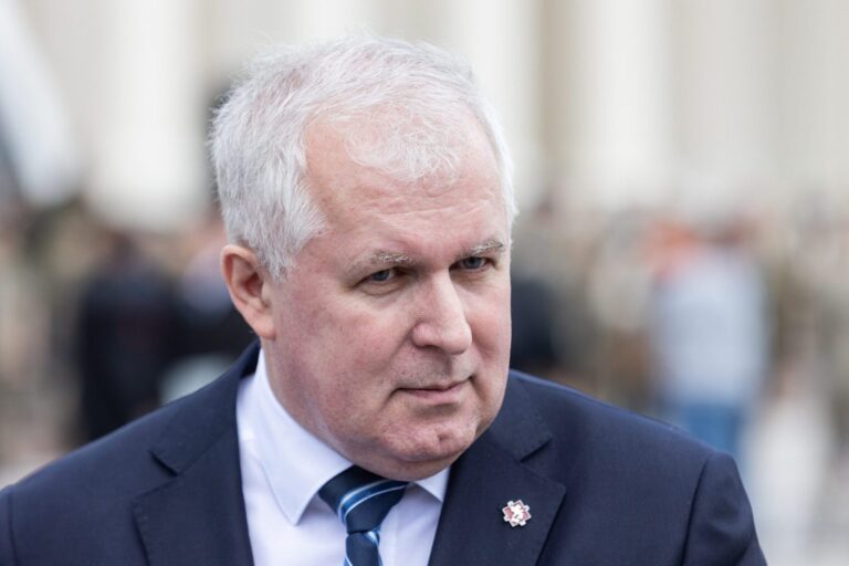 A. Anušauskas sako pasigendantis TS-LKD komunikacijos priimant esminius sprendimus