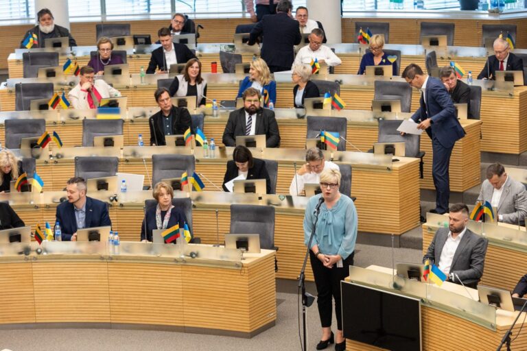 Seimo vadovė: kanclerio atleidimas nesusijęs su duomenų teikimu „Skaidrinam“ iniciatyvai