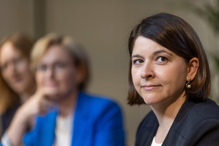 Bankams Lietuvoje uždirbus per 1 mlrd. eurų siūlomas „solidarumo įnašas”
