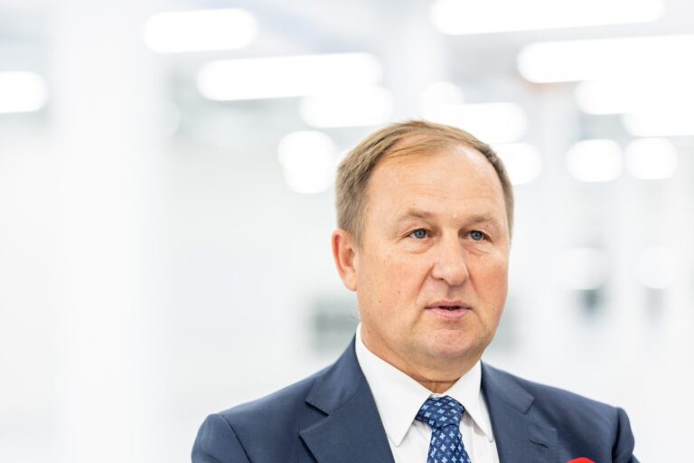 Molėtuose atidarytas Arvydo Paukščio įmonės „Teltonika” technologijų centras, įdarbins apie 500 žmonių