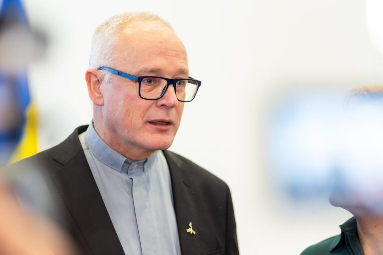 Kunigas jėzuitas G. Vitkus laikinai atleistas iš kunigiškos tarnystės