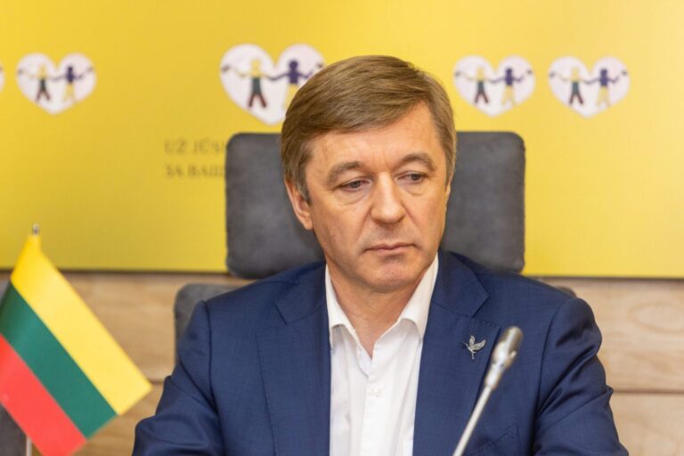 Ramūnas Karbauskis. Valdantieji rūpinasi ne mūsų vaikų saugumu, o pedofilų gerove