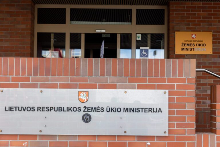 K. Navickas svarsto kompensacijų mechanizmą nukentėjusiems nuo audrų ūkininkams