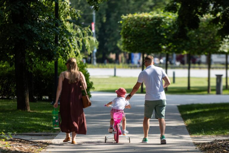 Aptiko dar vieną diskriminacijos atvejį: kritikuojami bilietai šeimai